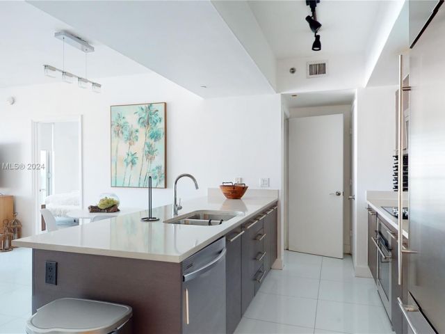 Apartment for sale  Unit #3405 - photo 5731224