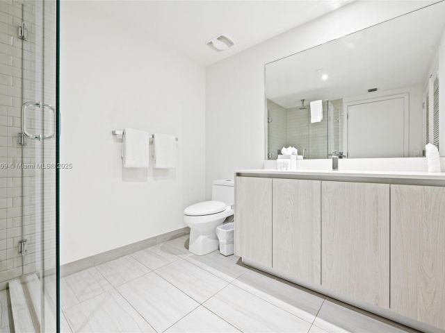 Apartment for sale  Unit #T3507 - photo 5701911