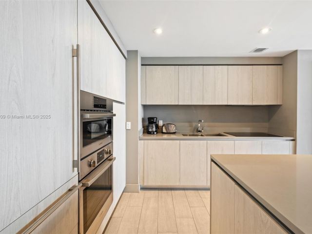 Apartment for sale  Unit #T3507 - photo 5701919