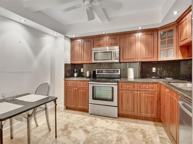 Apartment for sale  Unit #3T - photo 5578087