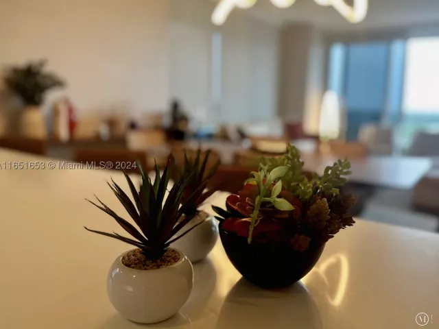 3-bedroom condo for sale in North Miami Beach - 16385 Biscayne Blvd 1201 - MondialRealty