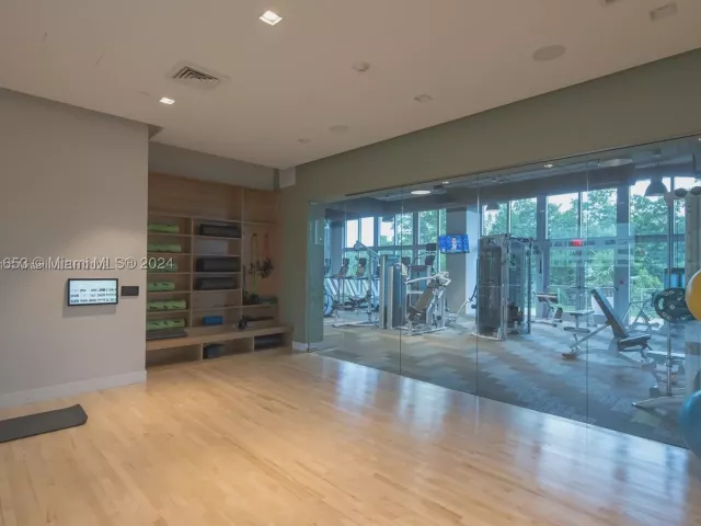 3-bedroom condo for sale in North Miami Beach - 16385 Biscayne Blvd 1201 - MondialRealty