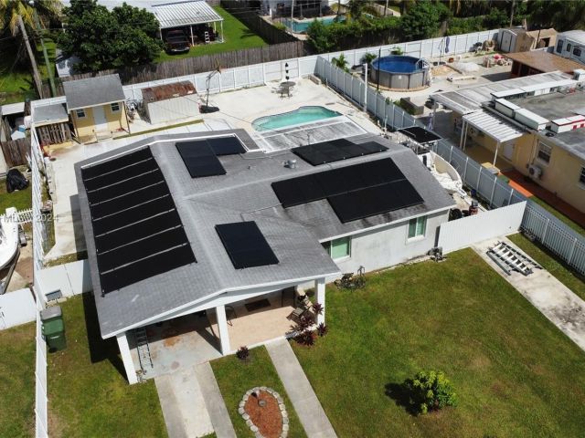 Home for sale at 1025 NE 13th Ave - photo 5774755