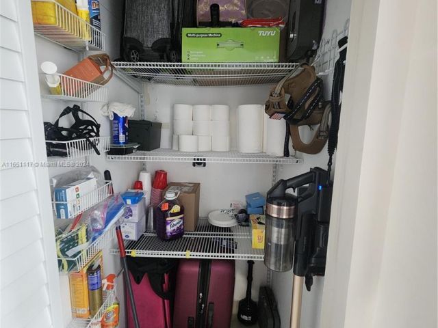 Home for sale at 1025 NE 13th Ave - photo 5774756