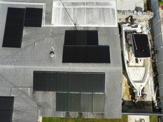 Home for sale at 1025 NE 13th Ave - photo 5774757