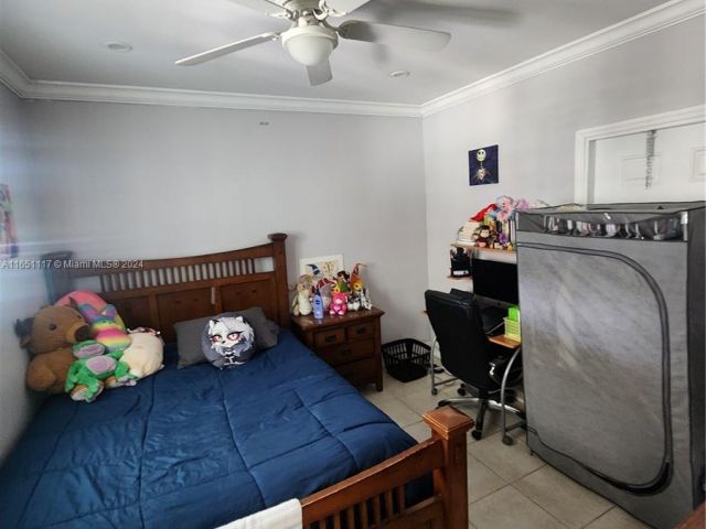 Home for sale at 1025 NE 13th Ave - photo 5774766