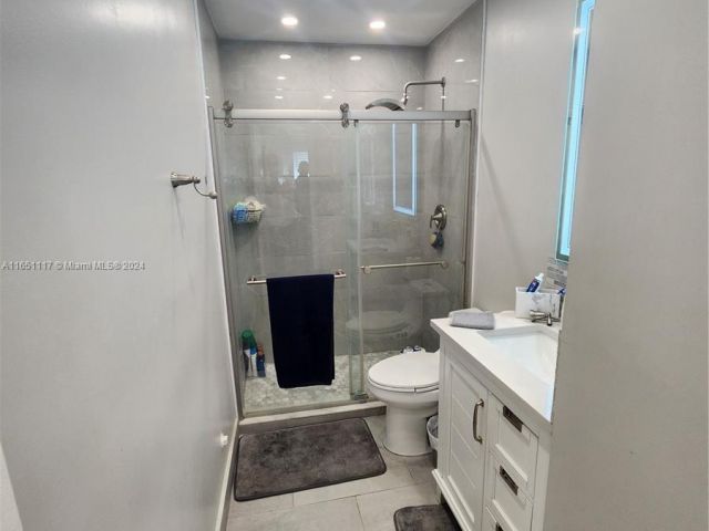 Home for sale at 1025 NE 13th Ave - photo 5774767