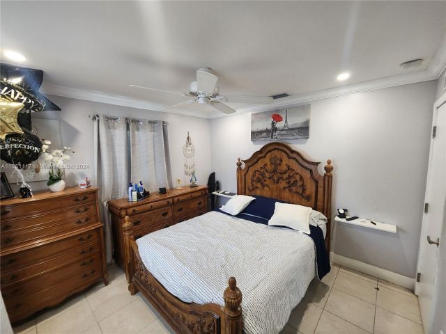 Home for sale at 1025 NE 13th Ave - photo 5774769