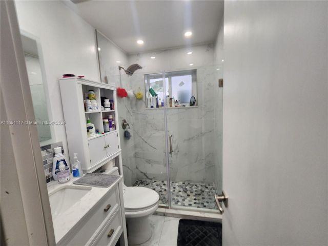 Home for sale at 1025 NE 13th Ave - photo 5774770