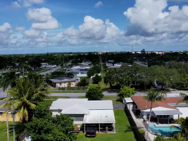4-bedroom home for sale in Homestead - 1025 NE 13th Ave - MondialRealty