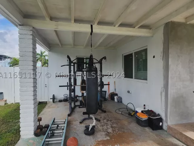 4-bedroom home for sale in Homestead - 1025 NE 13th Ave - MondialRealty
