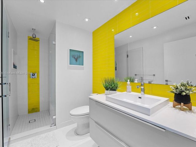 Apartment for sale  Unit #2451 - photo 6035657