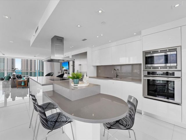 Apartment for sale  Unit #2451 - photo 6035665