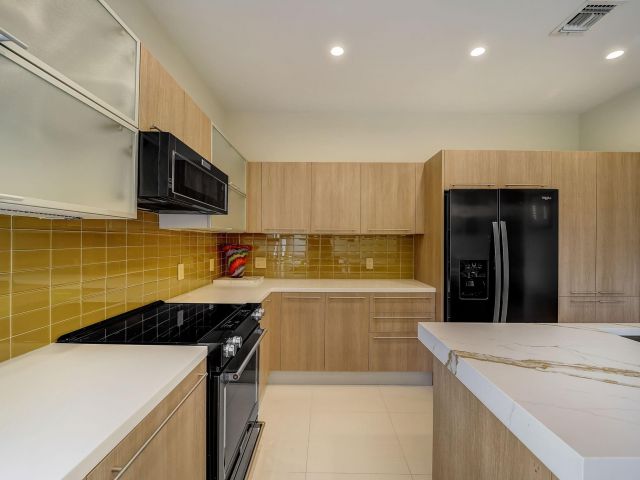 Home for sale at 173 SE 1st Cir 173 - photo 5543690