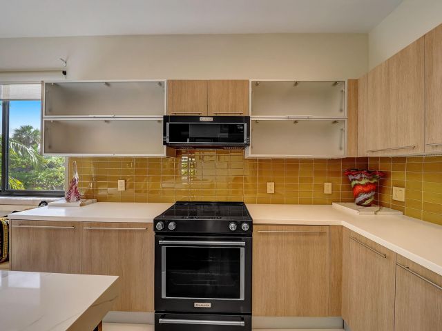 Home for sale at 173 SE 1st Cir 173 - photo 5543691