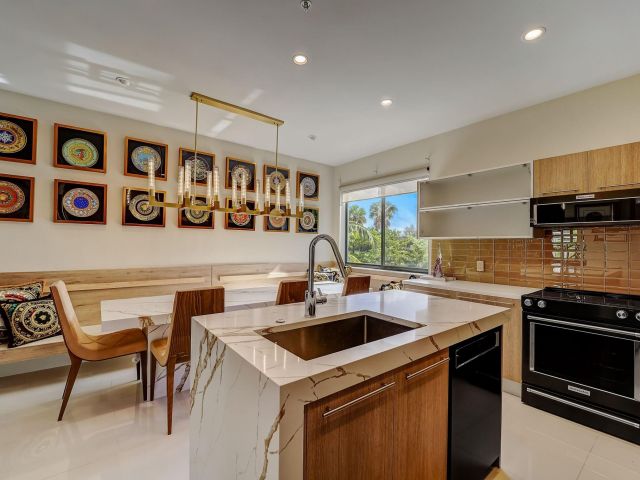 Home for sale at 173 SE 1st Cir 173 - photo 5543692