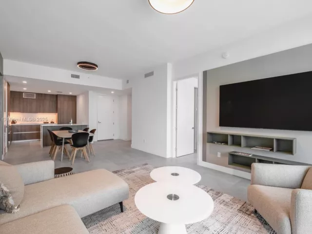 Apartment for rent  Unit #1203 - photo 5601906