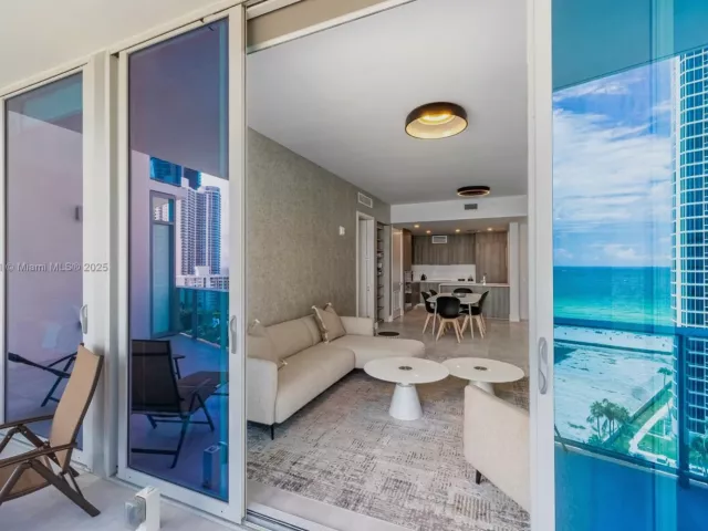 Apartment for rent  Unit #1203 - photo 5601894