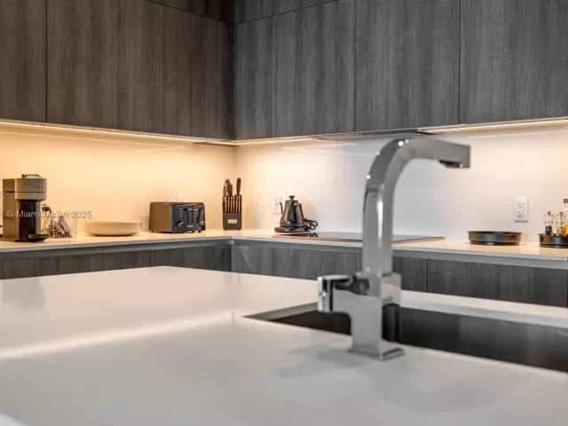 Apartment for rent  Unit #1203 - photo 5601899