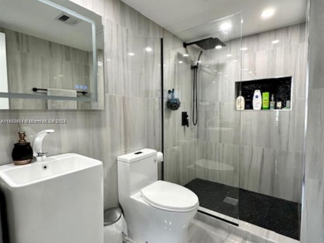 Apartment for sale  Unit #1107 - photo 5670593