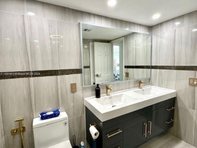 Apartment for sale  Unit #1107 - photo 5670595