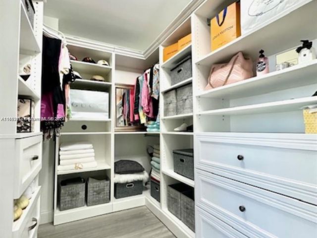 Apartment for sale  Unit #1107 - photo 5670597