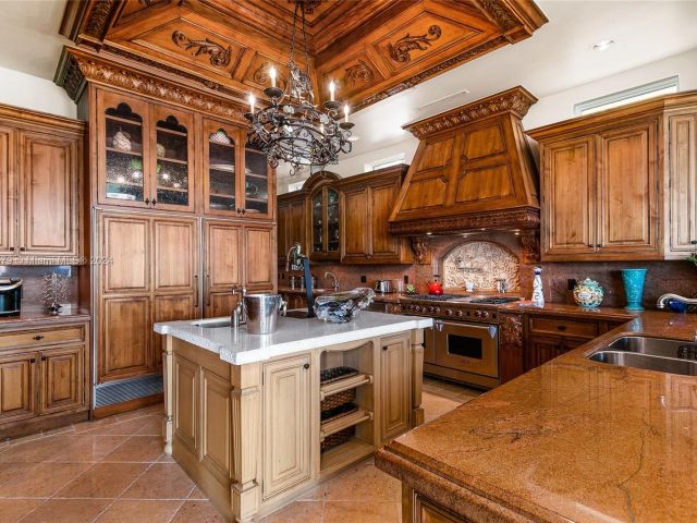 Home for rent at 2306 Bay Dr - photo 5542755