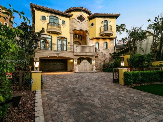 Home for rent at 2306 Bay Dr - photo 5542764