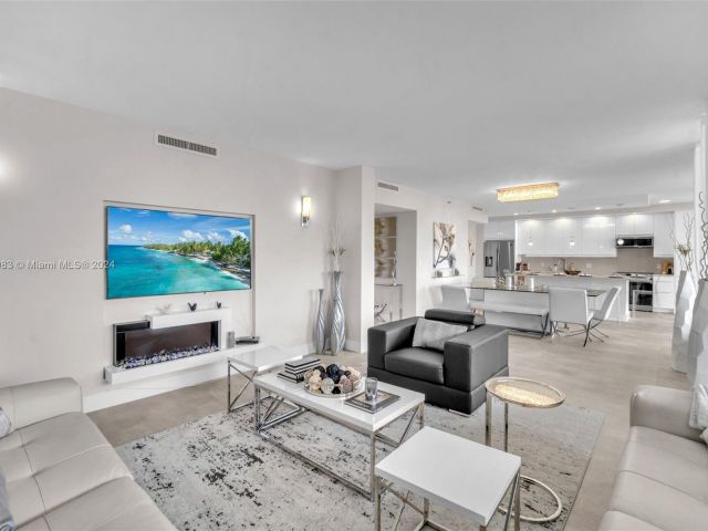 Apartment for sale  Unit #601 - photo 5692872