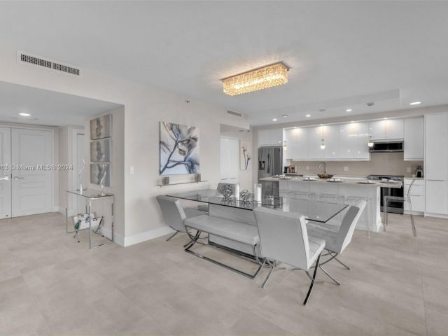 Apartment for sale  Unit #601 - photo 5692873