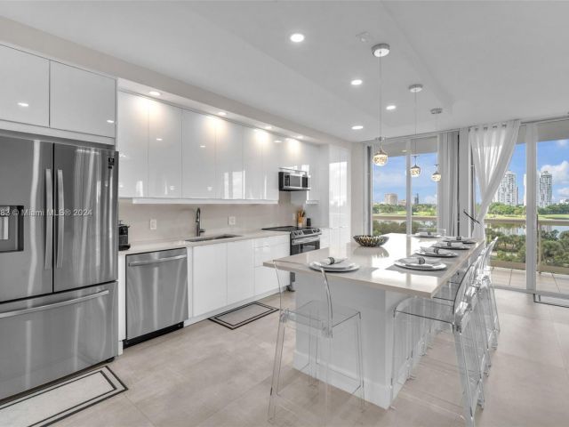 Apartment for sale  Unit #601 - photo 5692874