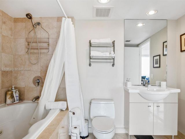 Apartment for rent  Unit #4307 - photo 5672798