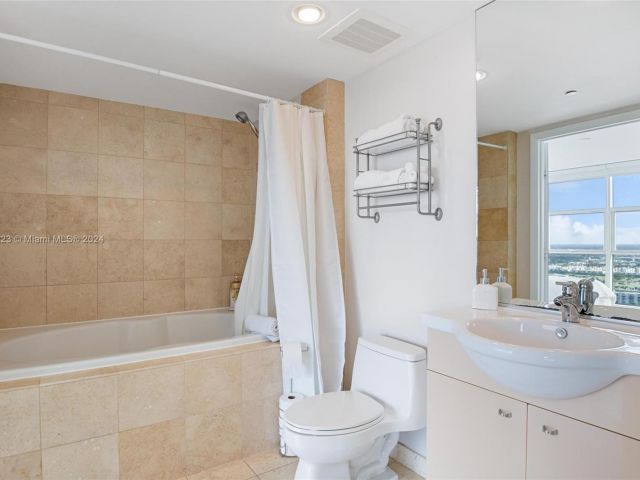 Apartment for rent  Unit #4307 - photo 5672799