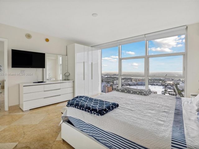 Apartment for rent  Unit #4307 - photo 5672800