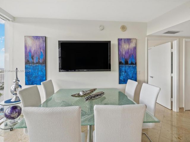 Apartment for rent  Unit #4307 - photo 5672805