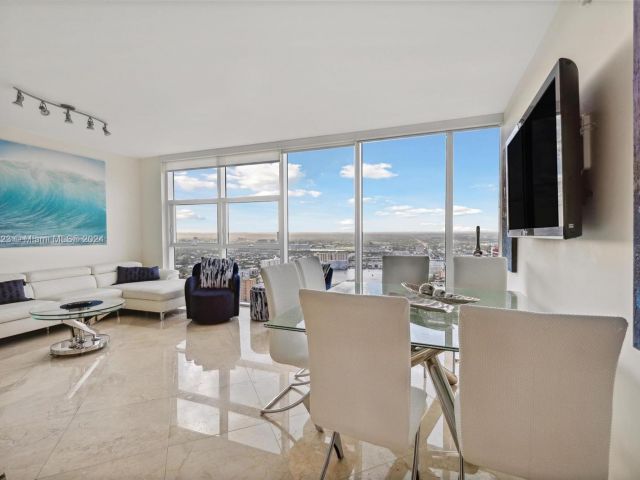 Apartment for rent  Unit #4307 - photo 5672807