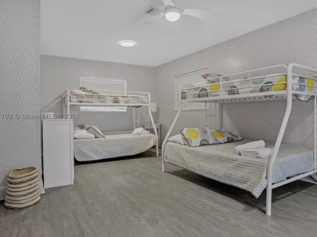 4-bedroom home for rent in Fort Lauderdale - 5220 NE 26th Ave - MondialRealty