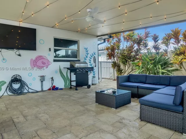 4-bedroom home for rent in Fort Lauderdale - 5220 NE 26th Ave - MondialRealty