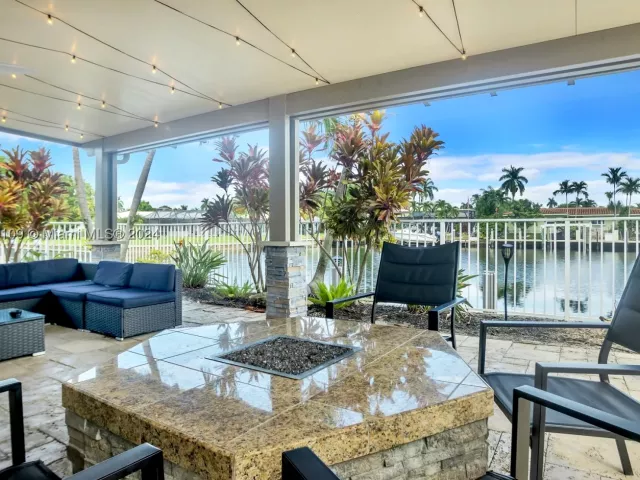 4-bedroom home for rent in Fort Lauderdale - 5220 NE 26th Ave - MondialRealty
