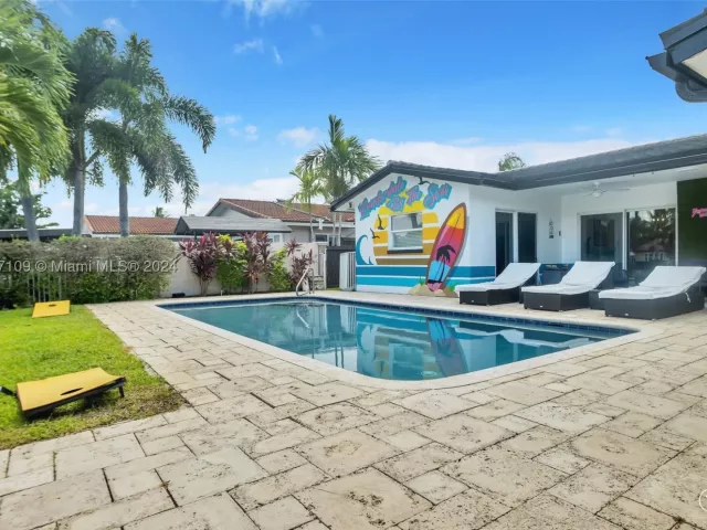 4-bedroom home for rent in Fort Lauderdale - 5220 NE 26th Ave - MondialRealty