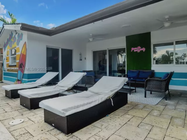 4-bedroom home for rent in Fort Lauderdale - 5220 NE 26th Ave - MondialRealty