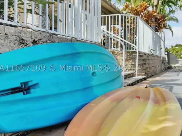 4-bedroom home for rent in Fort Lauderdale - 5220 NE 26th Ave - MondialRealty
