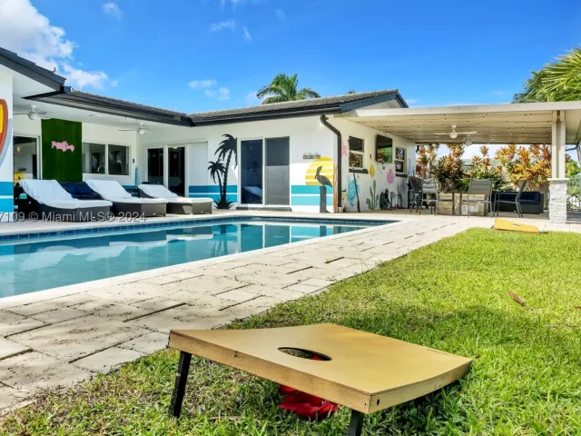 4-bedroom home for rent in Fort Lauderdale - 5220 NE 26th Ave - MondialRealty