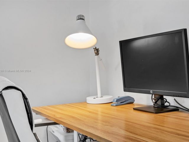 Home for rent at 5220 NE 26th Ave - photo 5569045