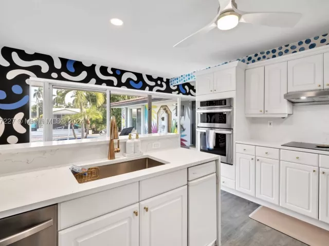 4-bedroom home for rent in Fort Lauderdale - 5830 NE 14th Rd - MondialRealty