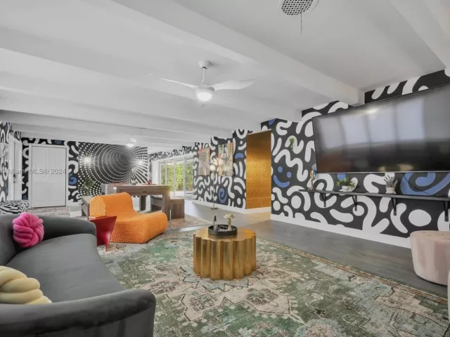 4-bedroom home for rent in Fort Lauderdale - 5830 NE 14th Rd - MondialRealty