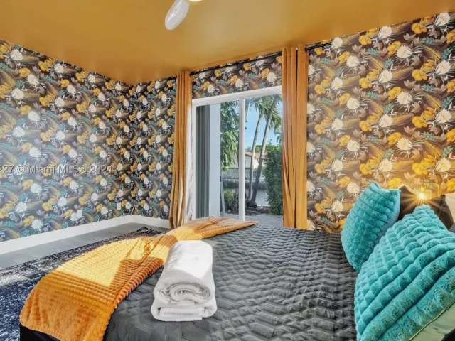 4-bedroom home for rent in Fort Lauderdale - 5830 NE 14th Rd - MondialRealty