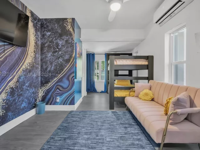 4-bedroom home for rent in Fort Lauderdale - 5830 NE 14th Rd - MondialRealty