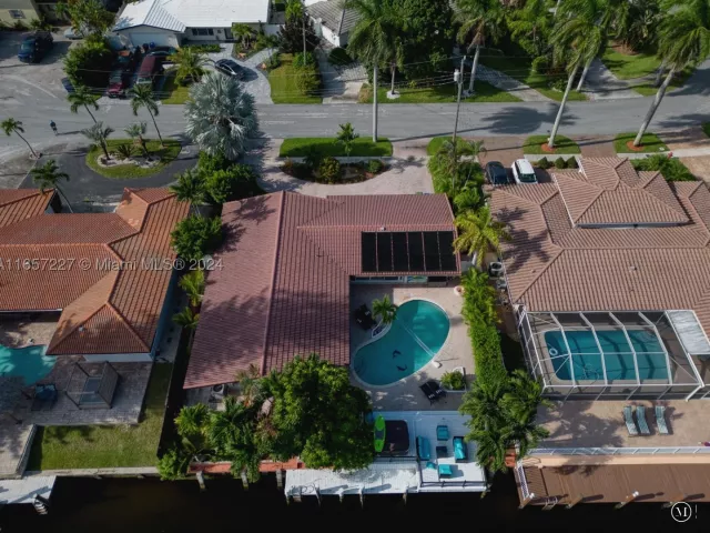 4-bedroom home for rent in Fort Lauderdale - 5830 NE 14th Rd - MondialRealty
