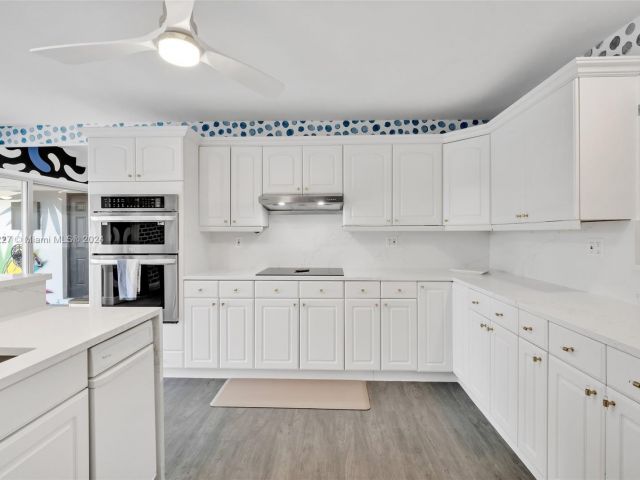 Home for rent at 5830 NE 14th Rd - photo 5568249